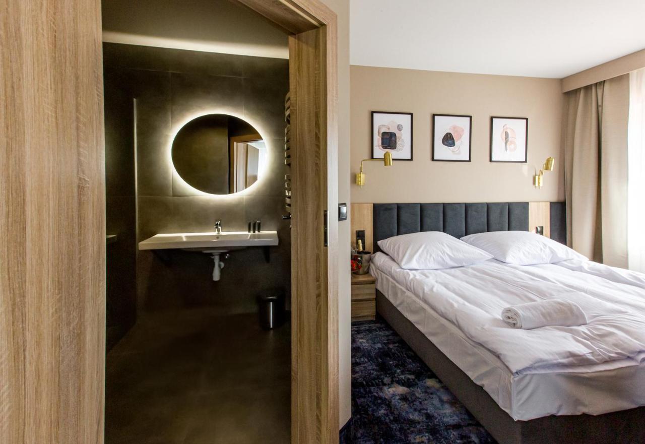 Hotel Zodiak Sucha  외부 사진
