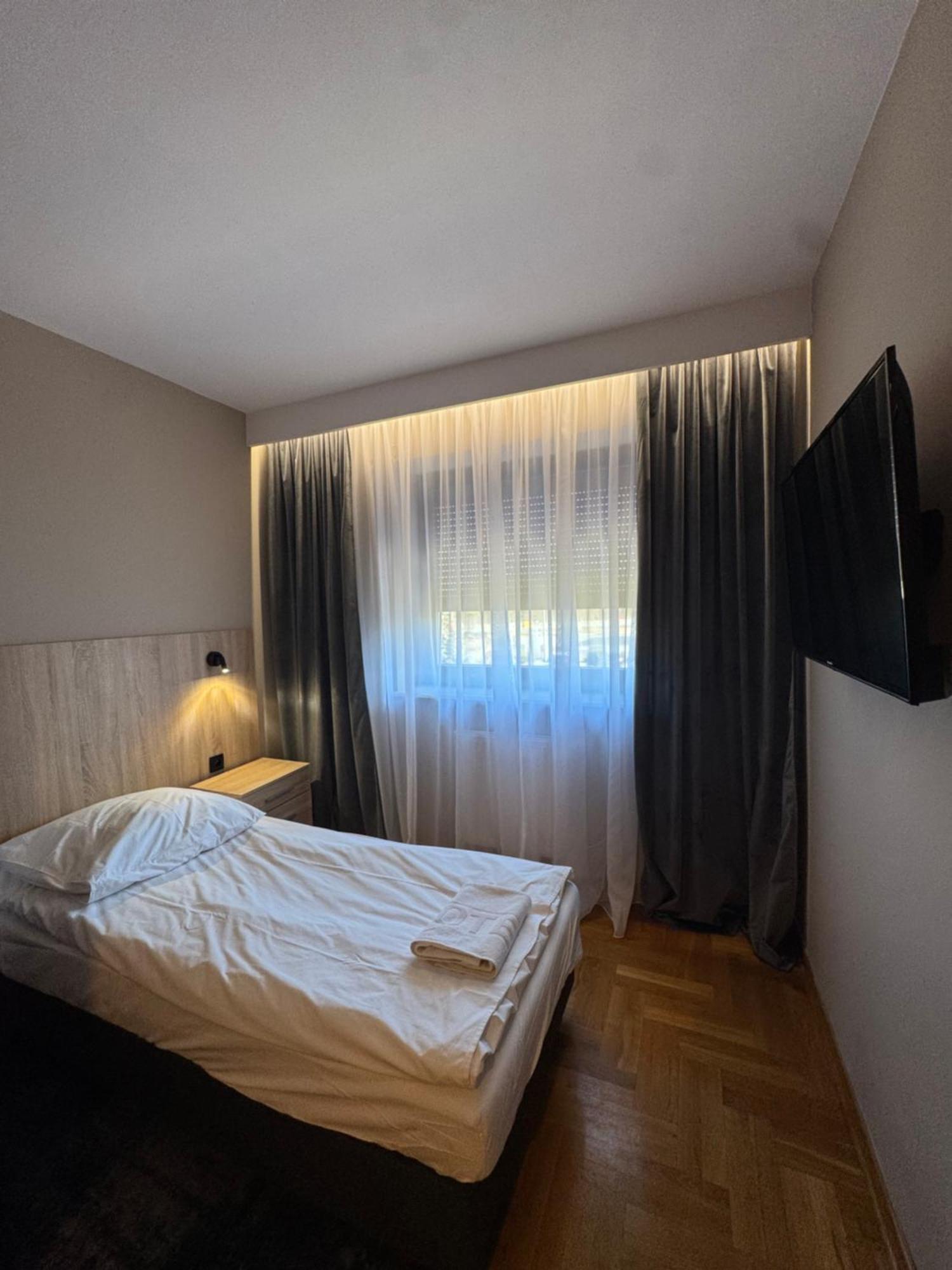 Hotel Zodiak Sucha  외부 사진