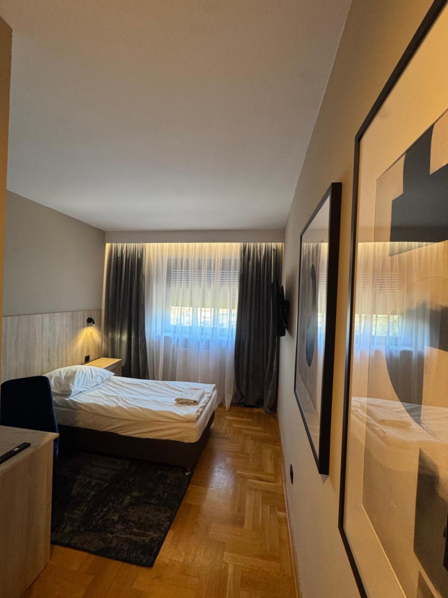Hotel Zodiak Sucha  외부 사진
